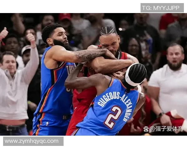 火箭队与雷霆队精彩对决回顾NBA微博热议赛场瞬间与球员表现 火箭队与雷霆队精彩对决回顾NBA微博热议赛场瞬间与球员表现